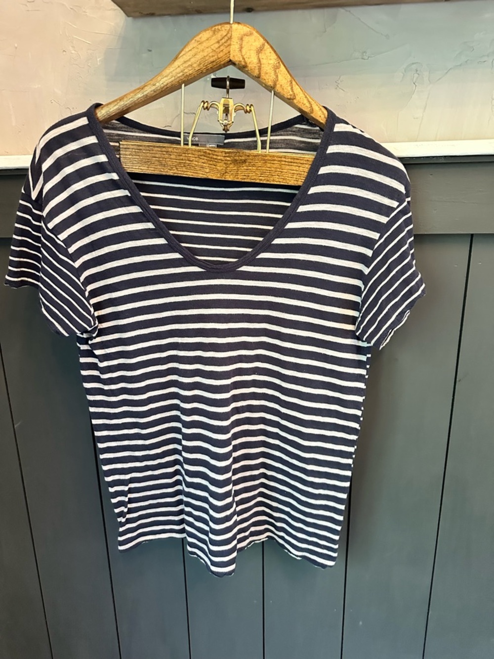 Vince Navy White Striped V-Neck Top Women's Size M Classic Casual